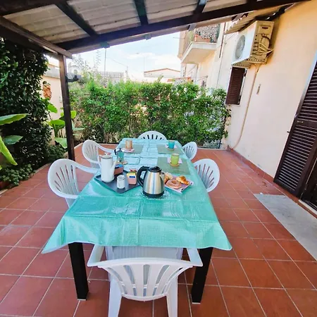 Per Chi Ama Prendere Il Caffe In Terrazzo Рим